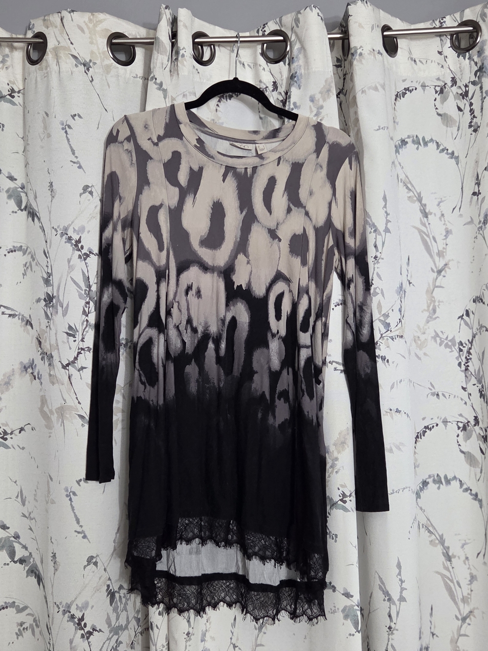 LOGO by Lori Goldstein Long Sleeve Animal-Print Eyelash  Lace Hem